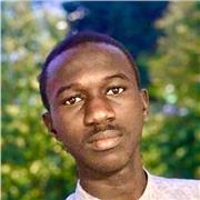 Professeur particulier donne cours de soutiens aux étudiants